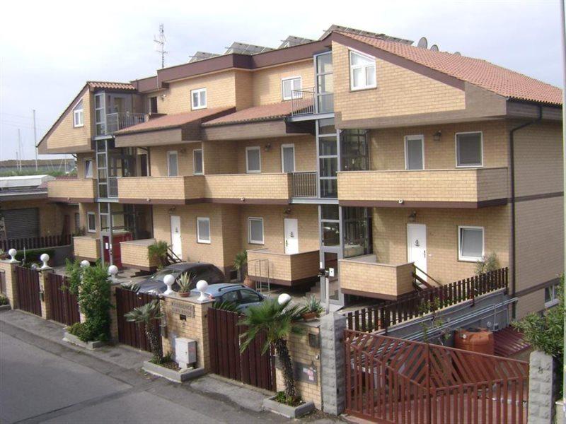 Eh Rome Airport Euro House Hotels Fiumicino Bagian luar foto