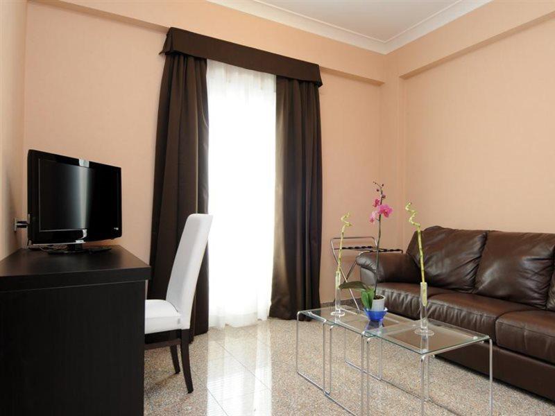 Eh Rome Airport Euro House Hotels Fiumicino Bagian luar foto