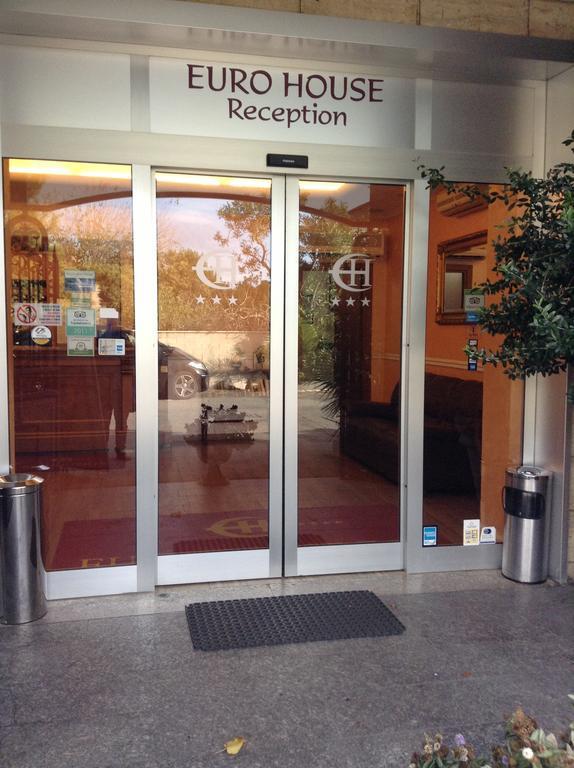 Eh Rome Airport Euro House Hotels Fiumicino Bagian luar foto