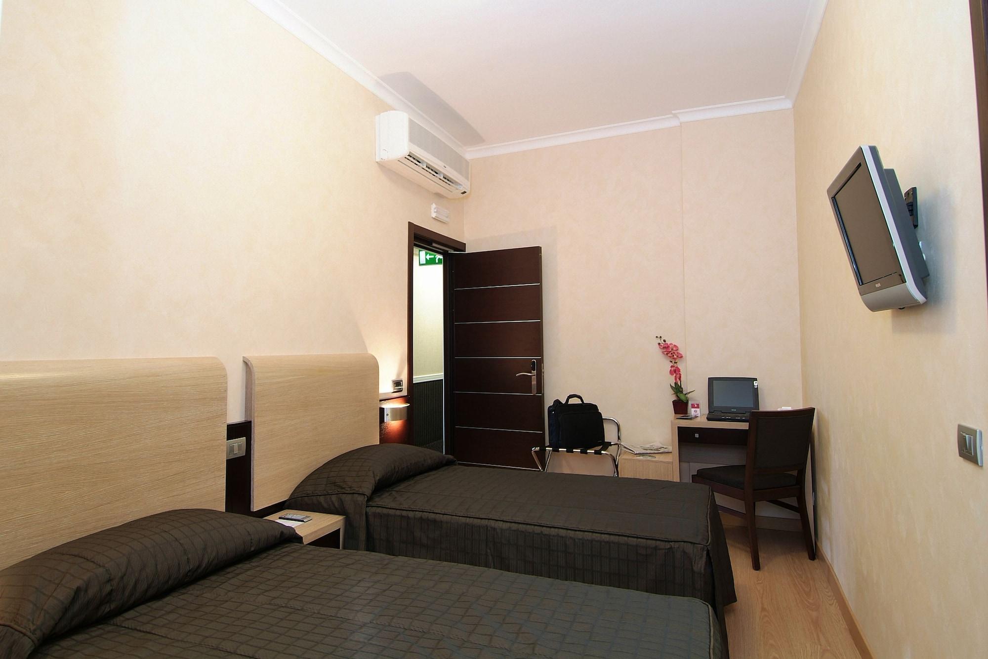 Eh Rome Airport Euro House Hotels Fiumicino Bagian luar foto