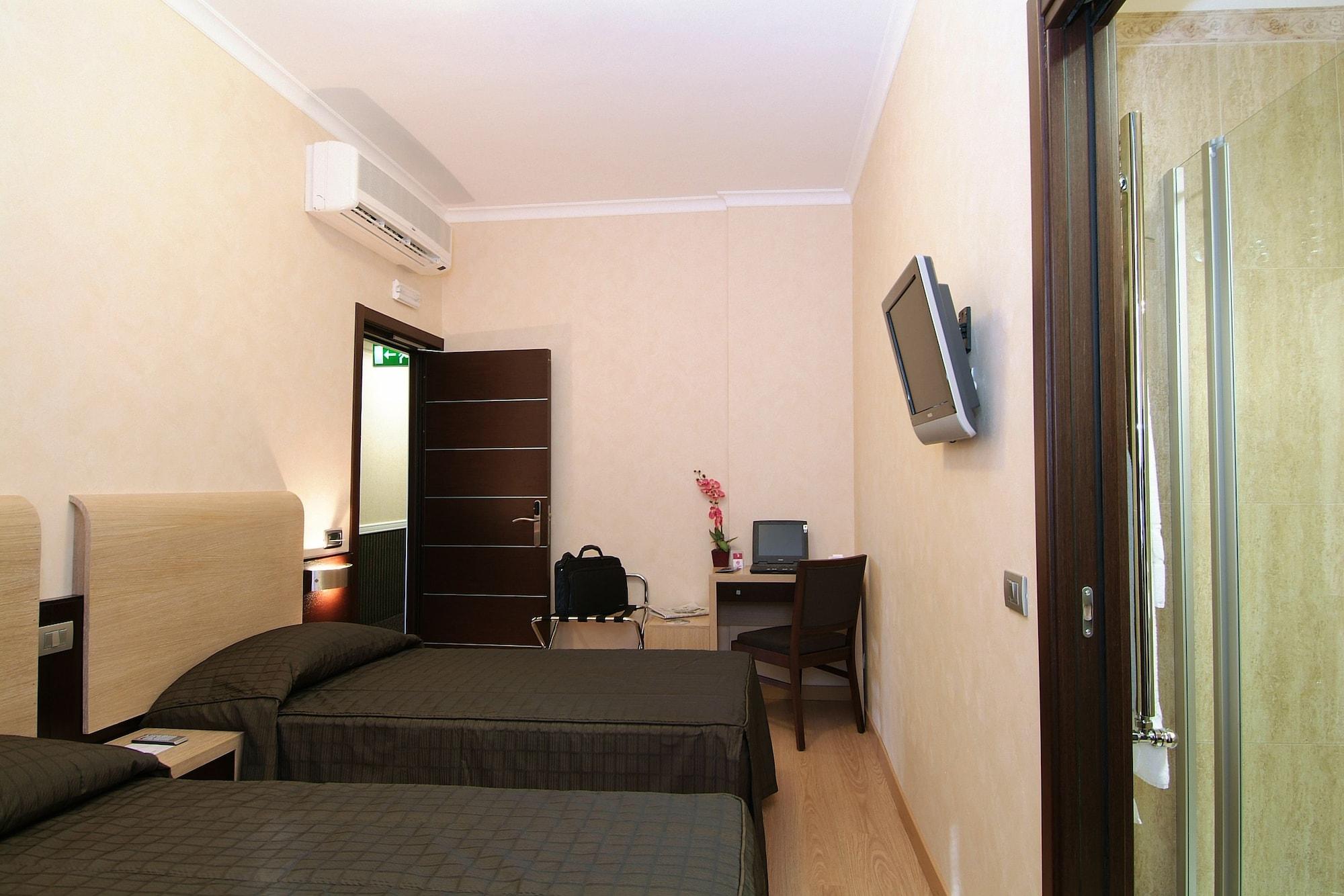 Eh Rome Airport Euro House Hotels Fiumicino Bagian luar foto