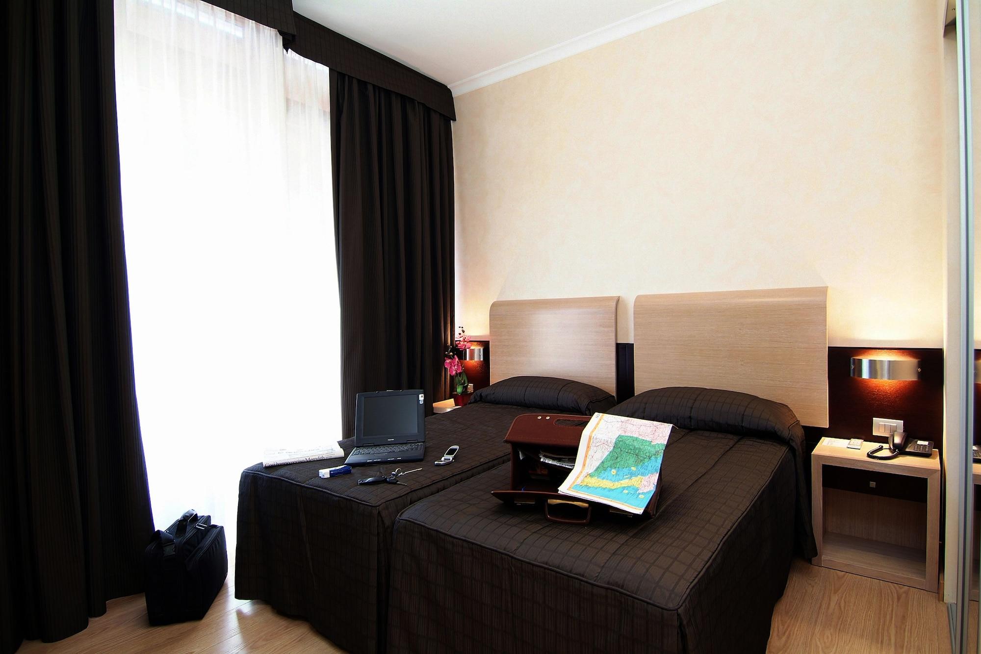 Eh Rome Airport Euro House Hotels Fiumicino Bagian luar foto