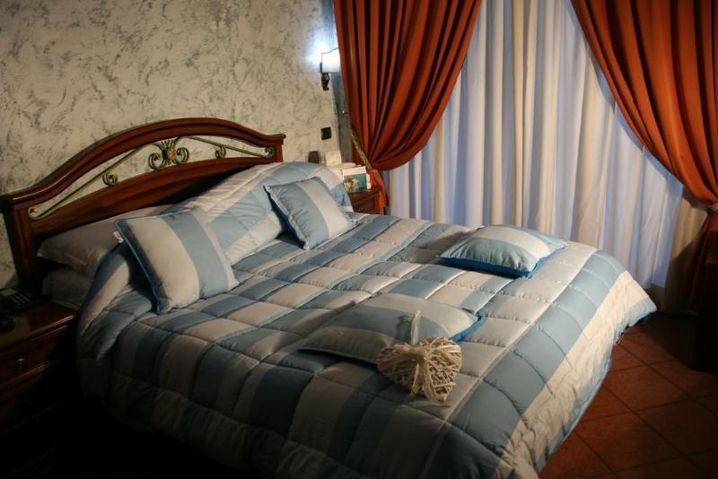 Eh Rome Airport Euro House Hotels Fiumicino Bagian luar foto