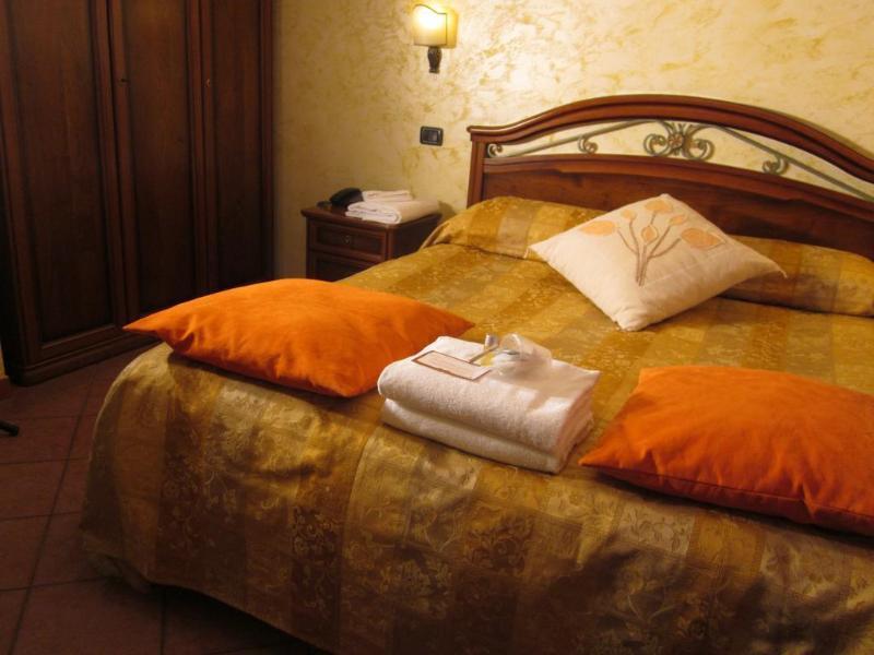 Eh Rome Airport Euro House Hotels Fiumicino Bagian luar foto