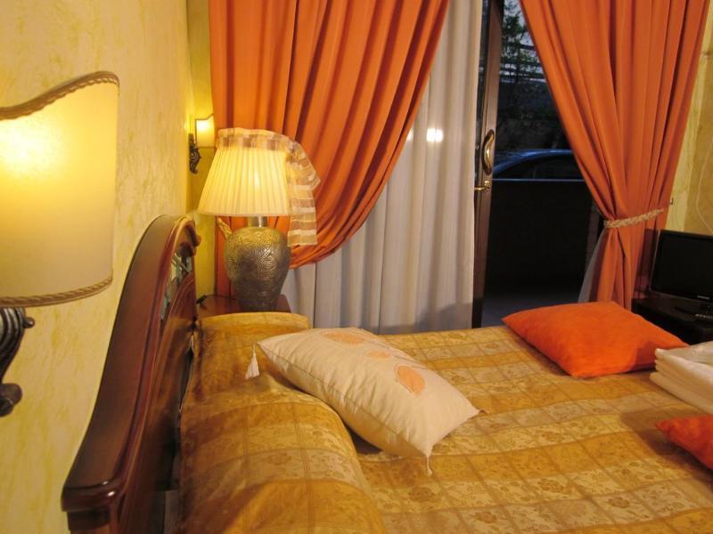 Eh Rome Airport Euro House Hotels Fiumicino Bagian luar foto